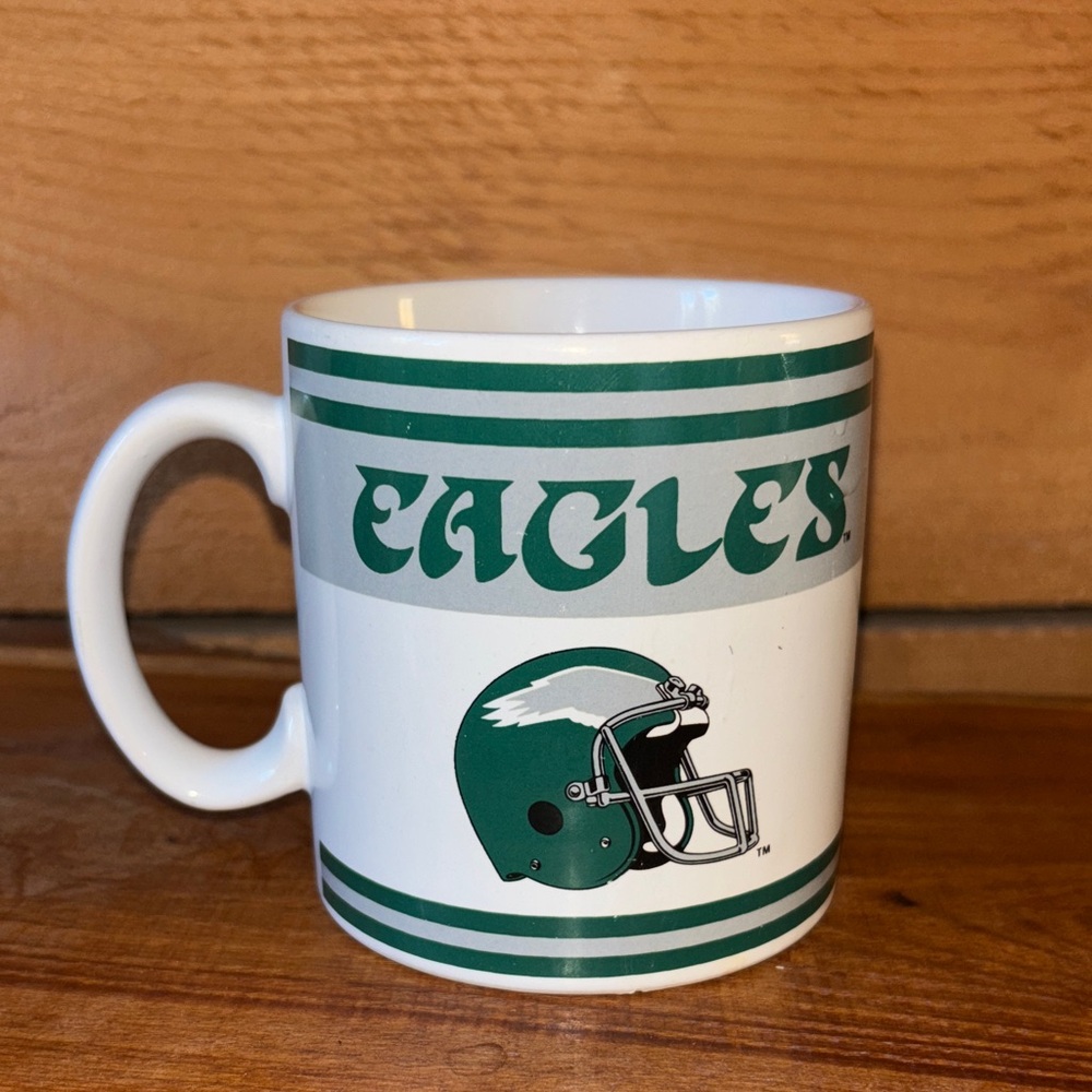 Classic Philadelphia Eagles Team Mug. 8 oz